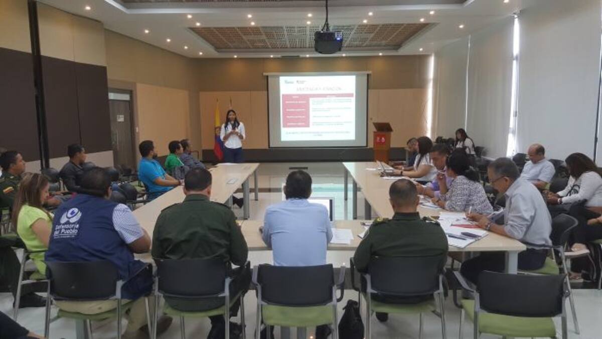 En el encuentro también fue presentado el plan de prevención y protección departamental que busca articular y mitigar con las autoridades departamentales y locales con participación de las organizaciones sociales, los escenarios de riesgo identificados en el Atlántico. Cortesía