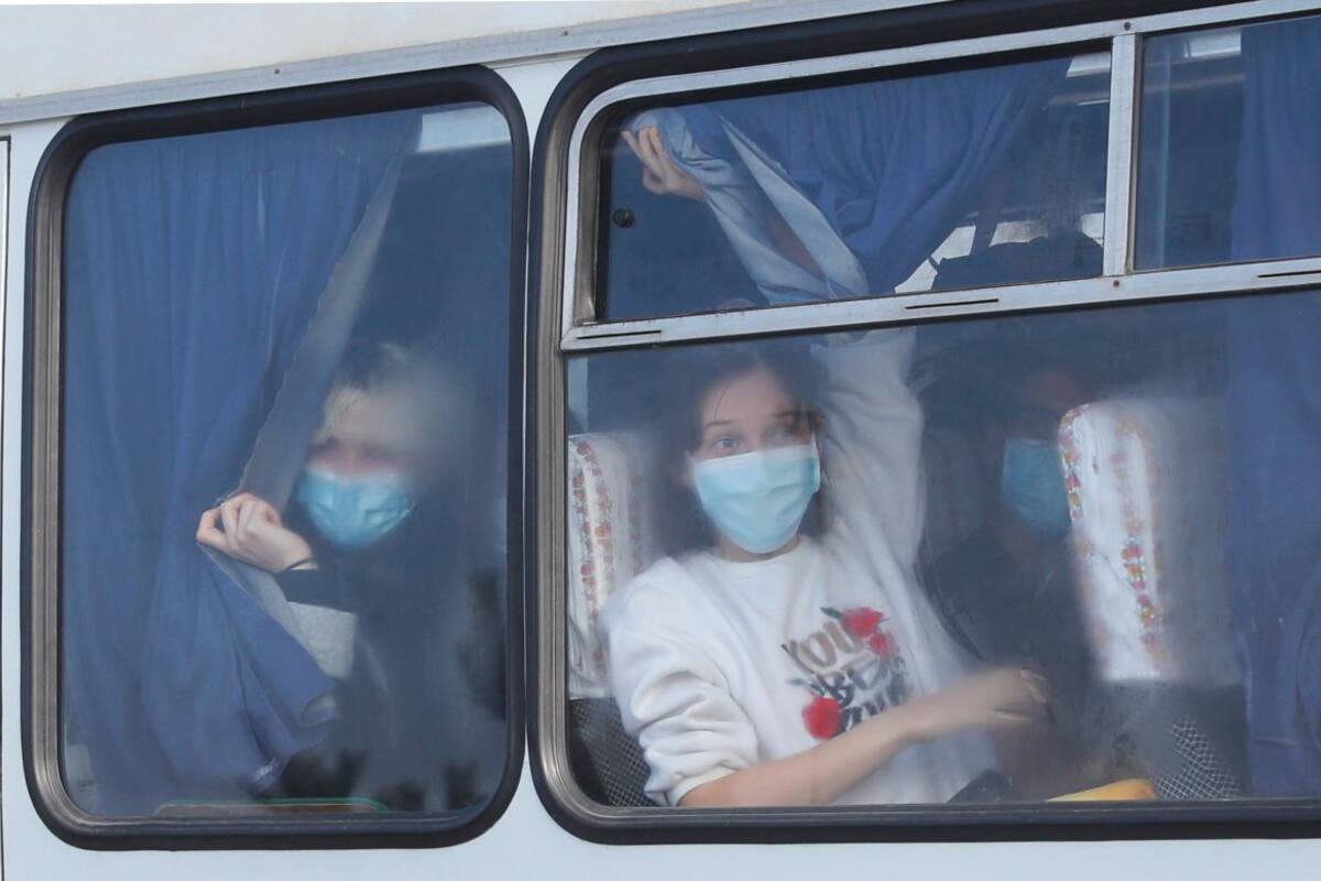 Evacuados de China por coronavirus fueron apedreados en Ucrania