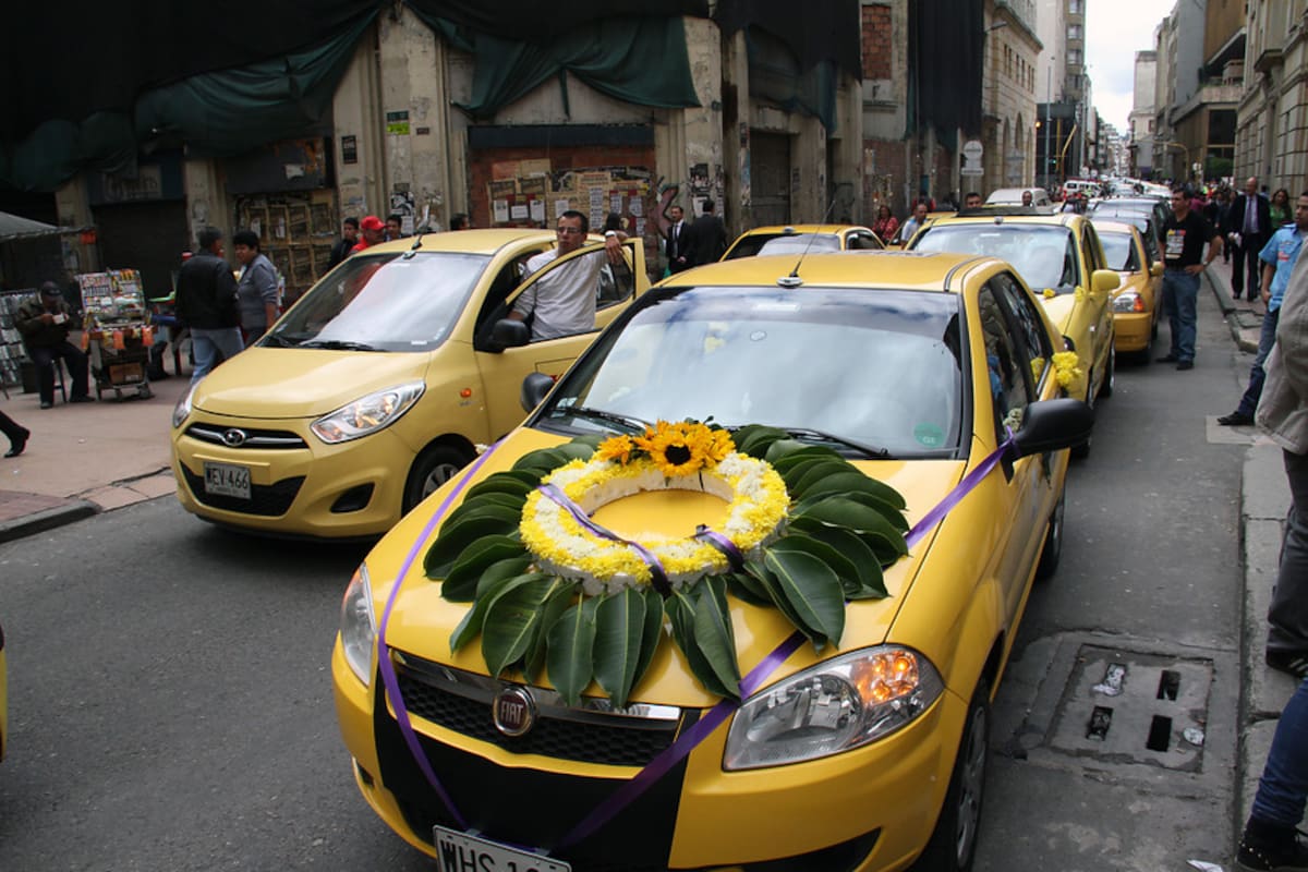 Los taxistas solicitan que el Ministerio de Tecnologías de la Información y la Comunicación bloquée plataformas que promuevan el trabajo ilegal. FOTO: COLPRENSA