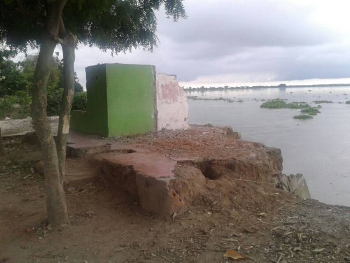 Poco a poco varias familias han tenido que abandonar sus casas, pues el río se las ha ido llevando en sus corrientes, por lo que se han desplazado a otras zonas. Lila Leyva/ El Universal