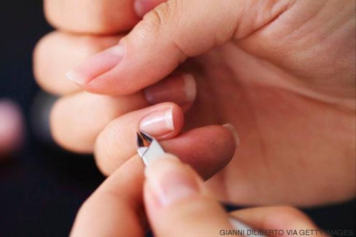 ¡Atroz! Atacó con martillo a su exmujer y le arrancó las uñas con un alicate