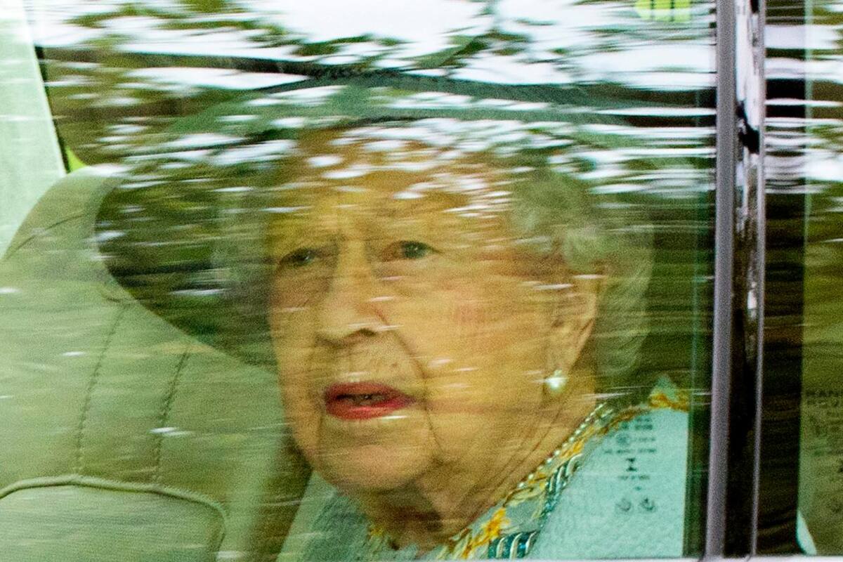 La reina Isabel II, positivo por COVID-19