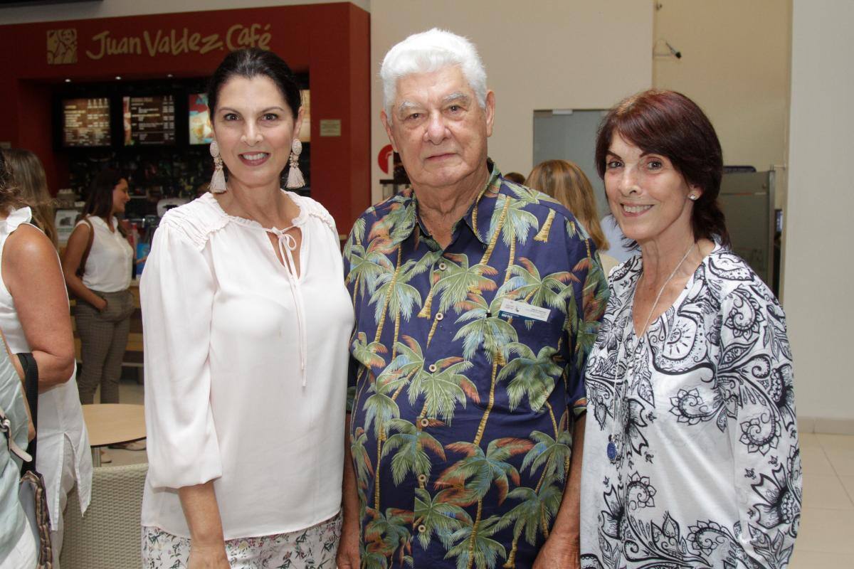 Sandra Borda, Jaime Borda y Lucy de Borda.