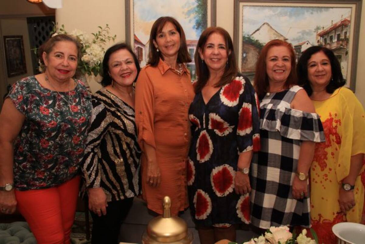 Rosario Paz, Gina González, Luvina Cáliz, Vivian Consuegra, Inés Uribe y Denisse Moreno. zenia valdelamar - el universal