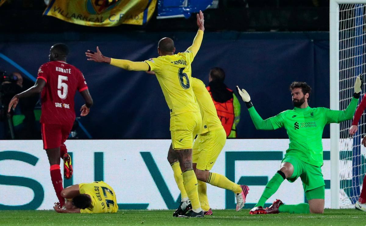 Imágenes del juego de vuelta entre Liverpool y Villarreal, por la semifinal de la Champions League. //EFE