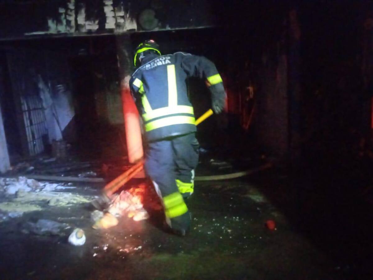El Cuerpo de Bomberos atendió la emergencia. // Cortesía.