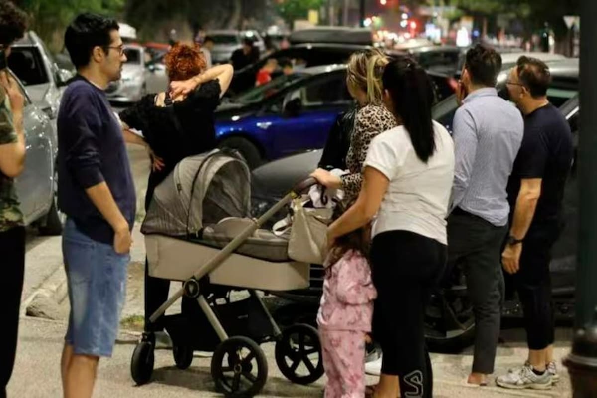 Videos muestran la magnitud de daños por terremoto en Nápoles, Italia