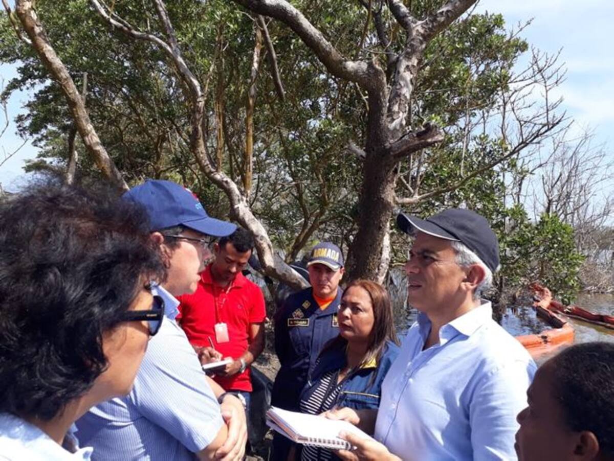 El ministro Lozano realizó un recorrido con el gobernador del Atlántico. Cortesía