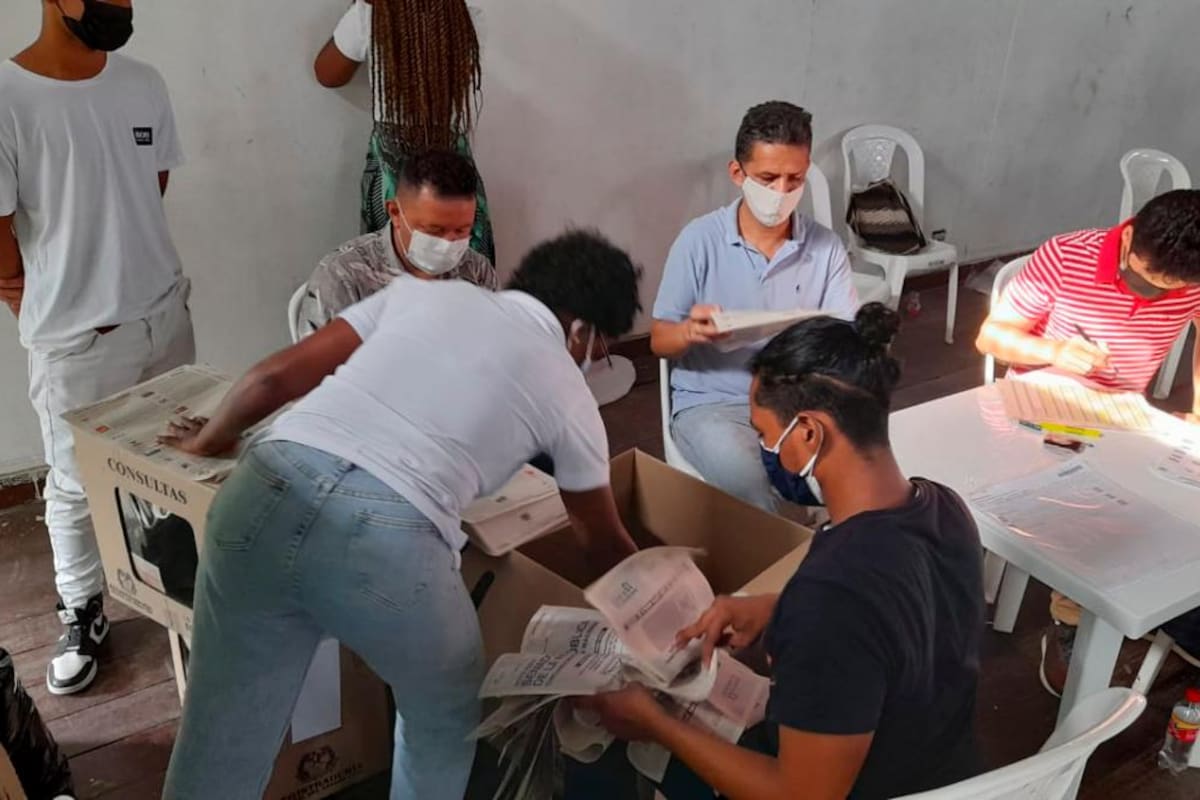 Se cierran las mesas de votación en la jornada de elecciones en Cartagena