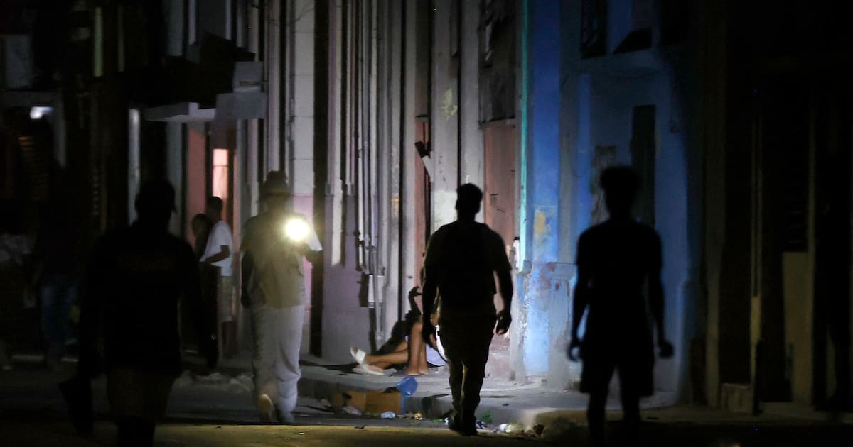 Cuba suffers total blackout after collapse of the electrical system