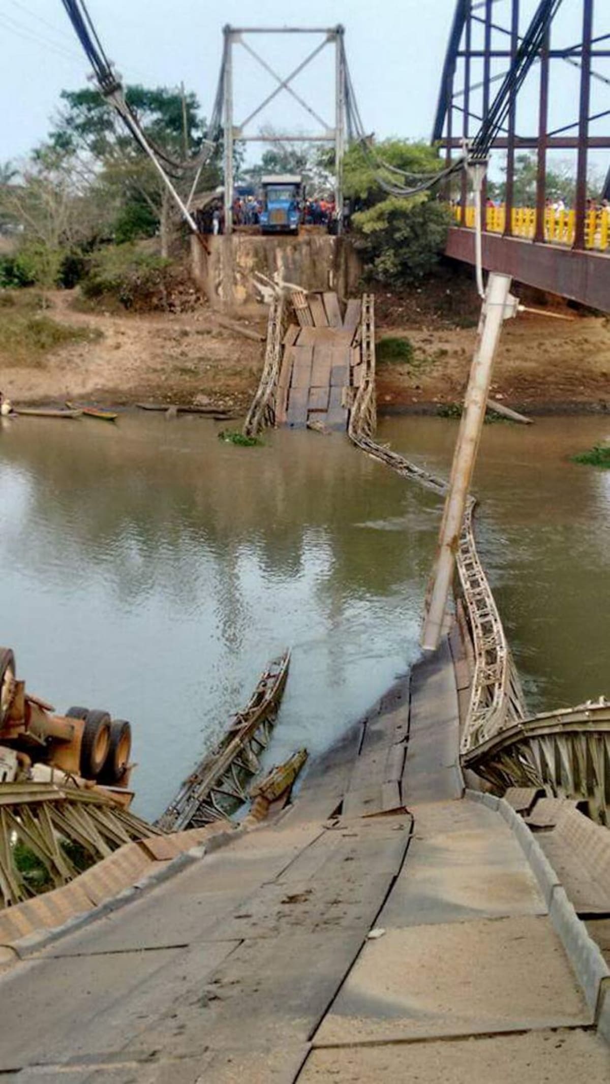 El puente Guayepo, que une a la Mojana vía terrestre con el resto del Departamento de Sucre, es propiedad de Invías y fue dado en comodato a la Gobernación. EL UNIVERSAL