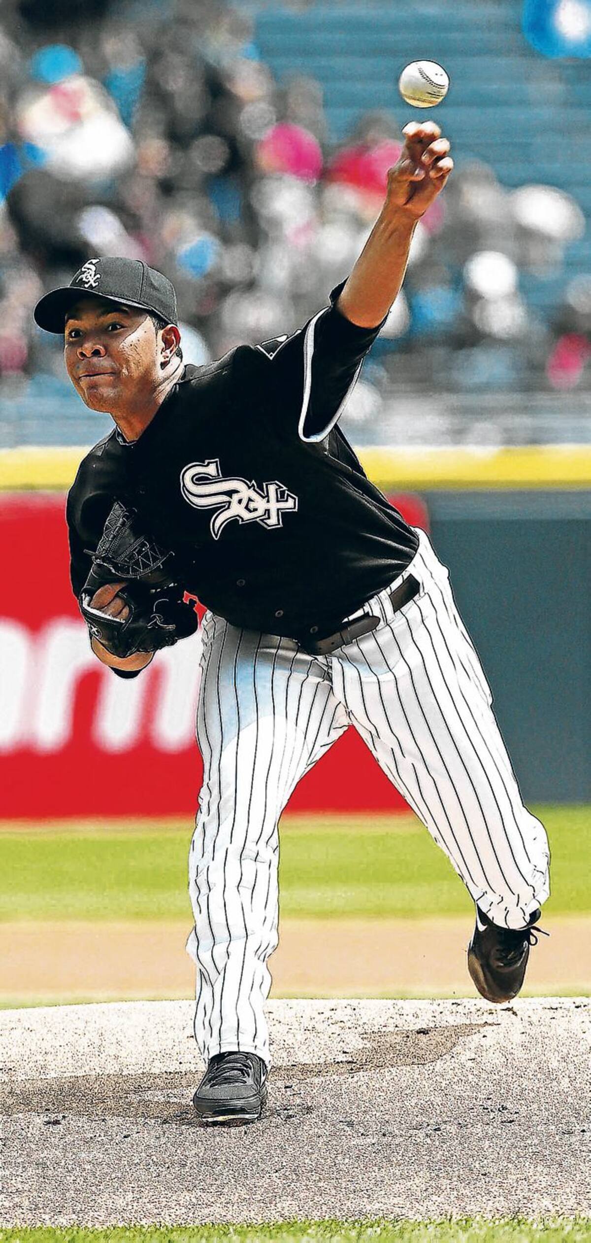 José Quintana conquistó ayer con los Medias Blancas su segundo triunfo en Grandes Ligas, esta vez 3-2 sobre los Indios de Cleveland. AFP