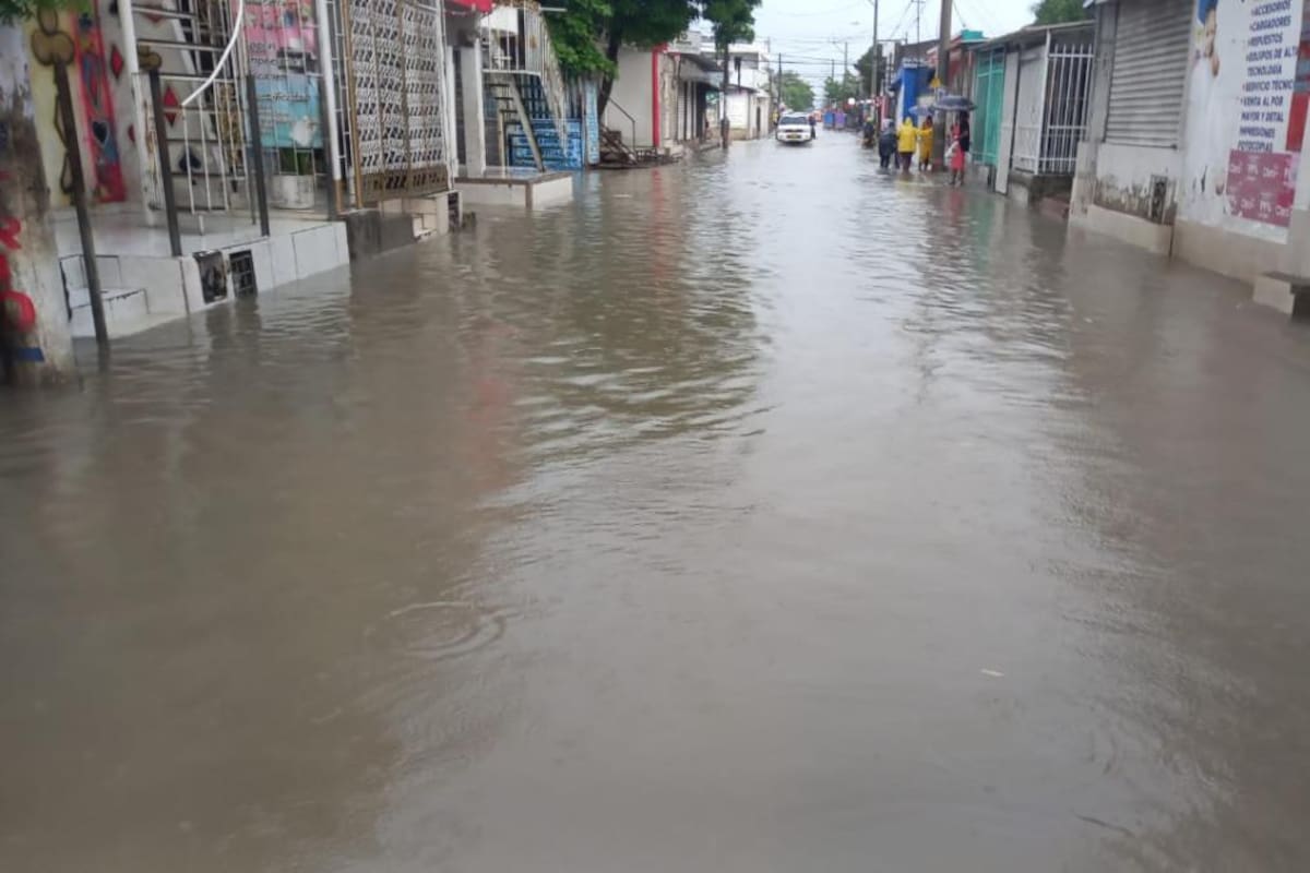 Cartagena bajo lluvia: se reportan las primeras emergencias