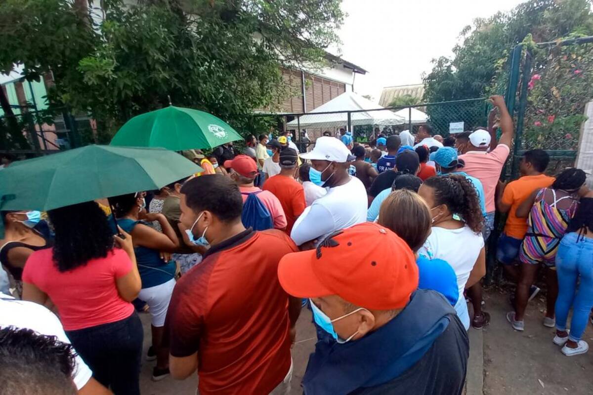 Reportan fallas de logística en varios puestos de votación en Cartagena