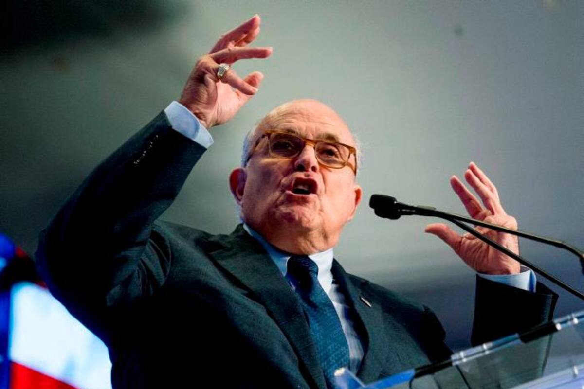 Administración de Trump intentó torpedear investigación a Giuliani, según NYT