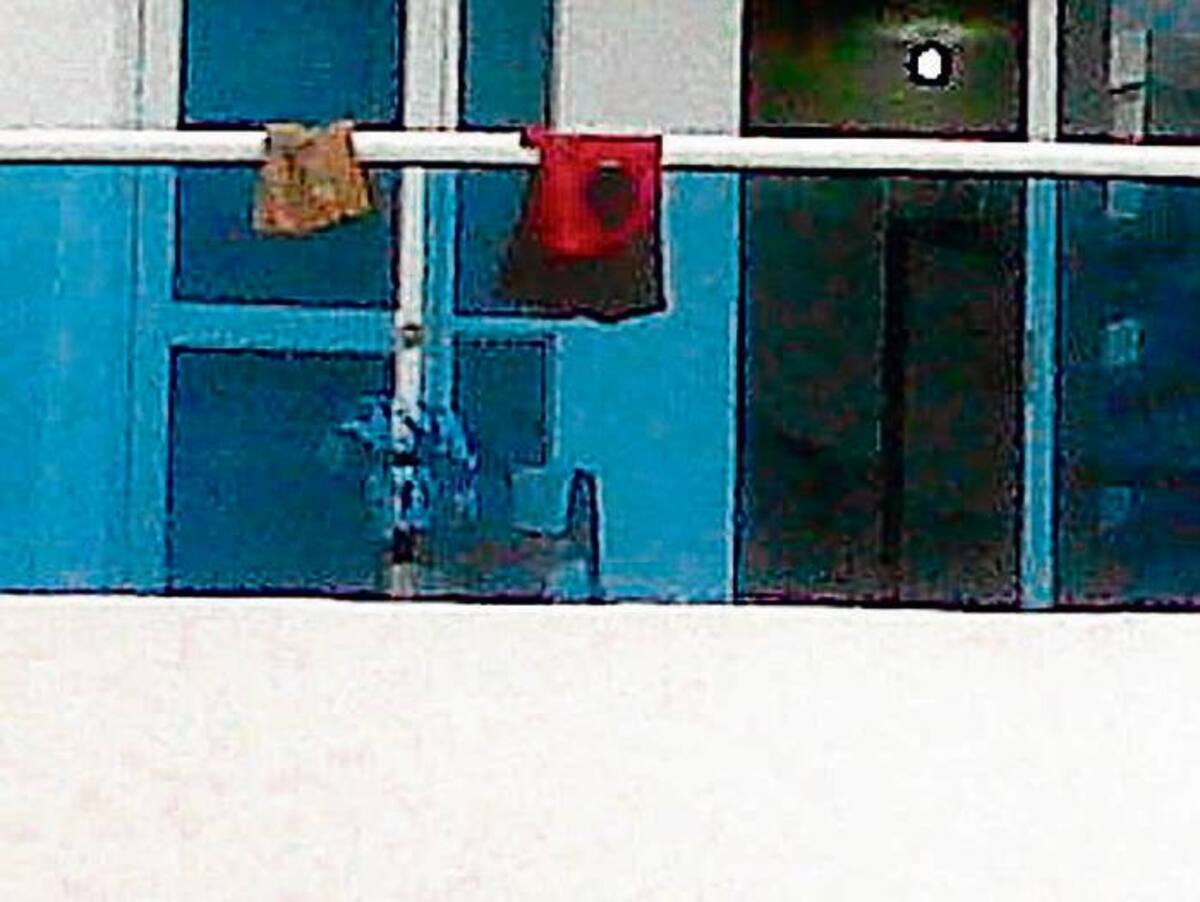 Fotografía tomada por el ciudadano Jorge Serrano, para sustentar su reparo contra el comportamiento de ciertos huéspedes del Edificio Poseidón, pues cuelgan ropa en los balcones. CORTESÍA