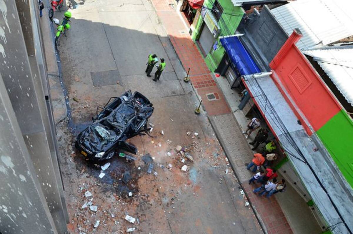 Desde un 5to piso cayó la camioneta con su propietario quien sufrió mortales golpes. JUAN MANUEL CANTILLO