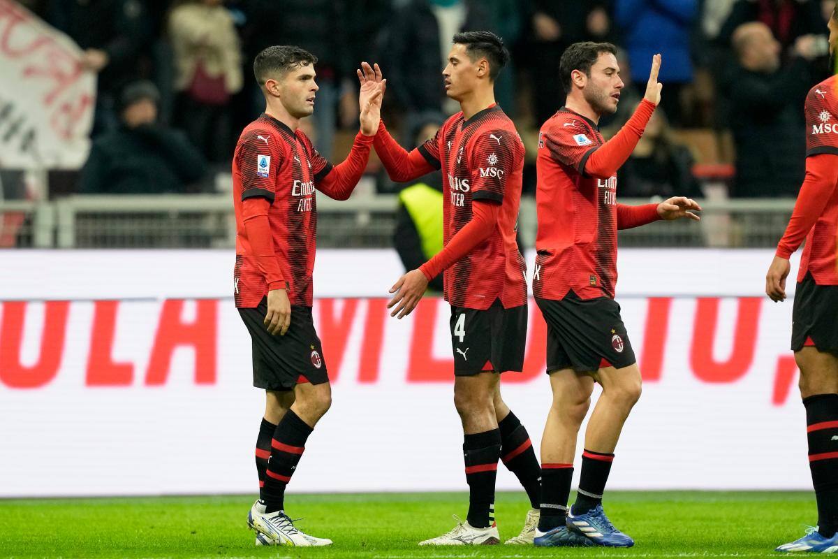 Copa: Milan golea al Cagliari y avanza a cuartos