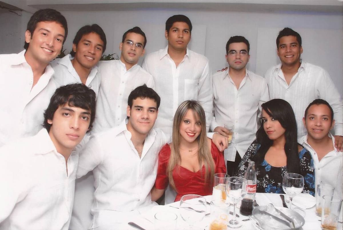 De pie: Daniel Gómez, Jairo Herrera, Carlos Clareth Guardela, Gonzalo Marrugo, Andrés Bustamante y Jaime Amaya; sentados: David Sedán, Emilio José Juan, Doris Driaza, Carolina Álvarez y Nicolás Ortiz.