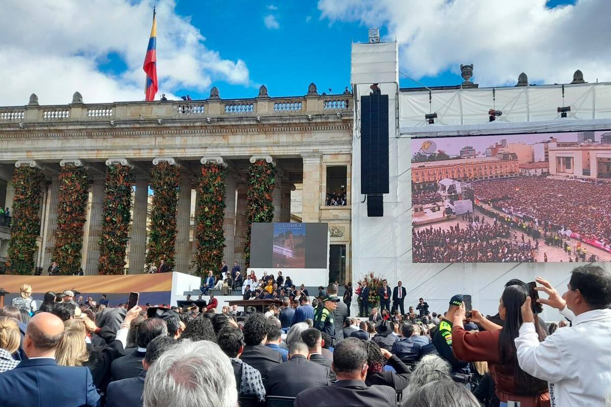 Presidente Petro ordena llevar espada de Bolívar tras negativa de Duque