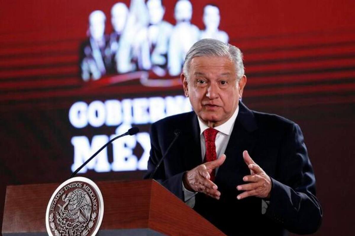 Presidente de México dice que Petro enfrenta una “guerra sucia”