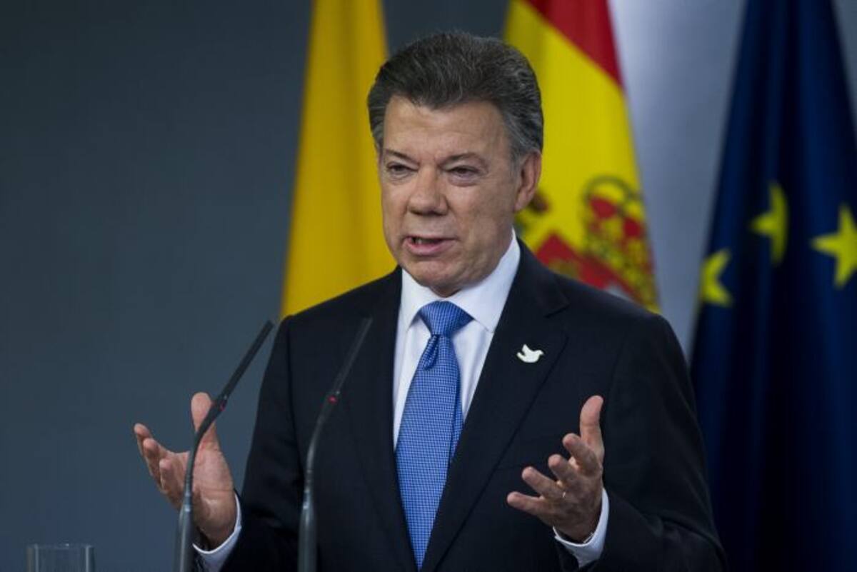 Juan Manuel Santos pide a las FARC poner plazos al proceso de paz, para lograr el fin de la guerra. AP Andres Kudacki