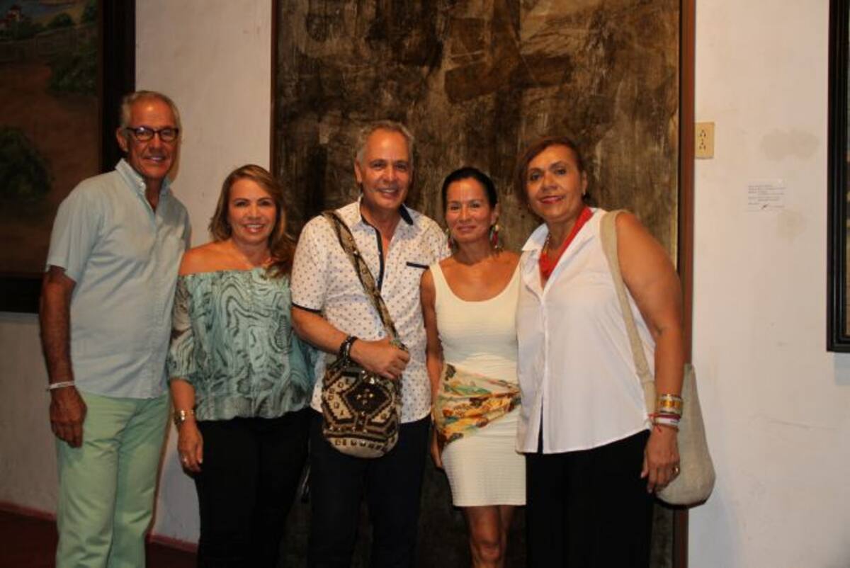 Gerardo Nieto, Adriana de Nieto, Hernán Sajar, Martha Sánchez y Margarita Rumié. ZENIA VALDELAMAR