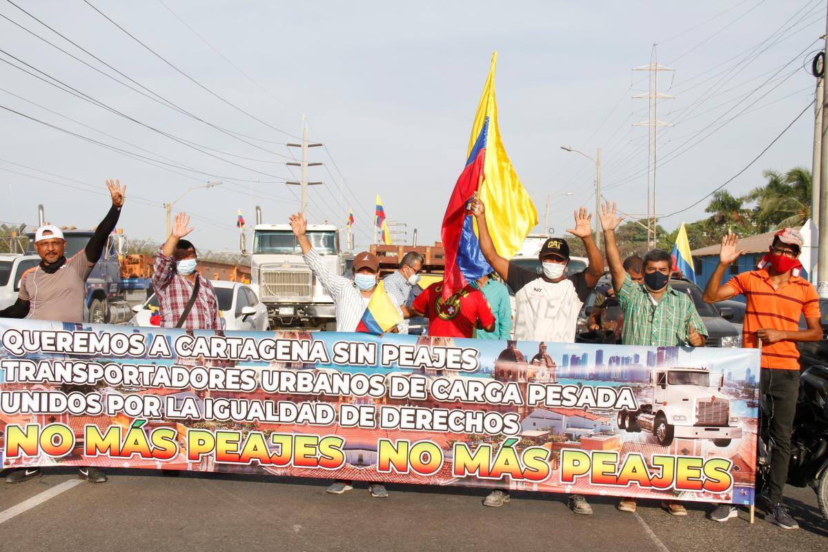 ¿Cuál es el propósito de la Cumbre Nacional de Peajes que se realizará en Turbaco?