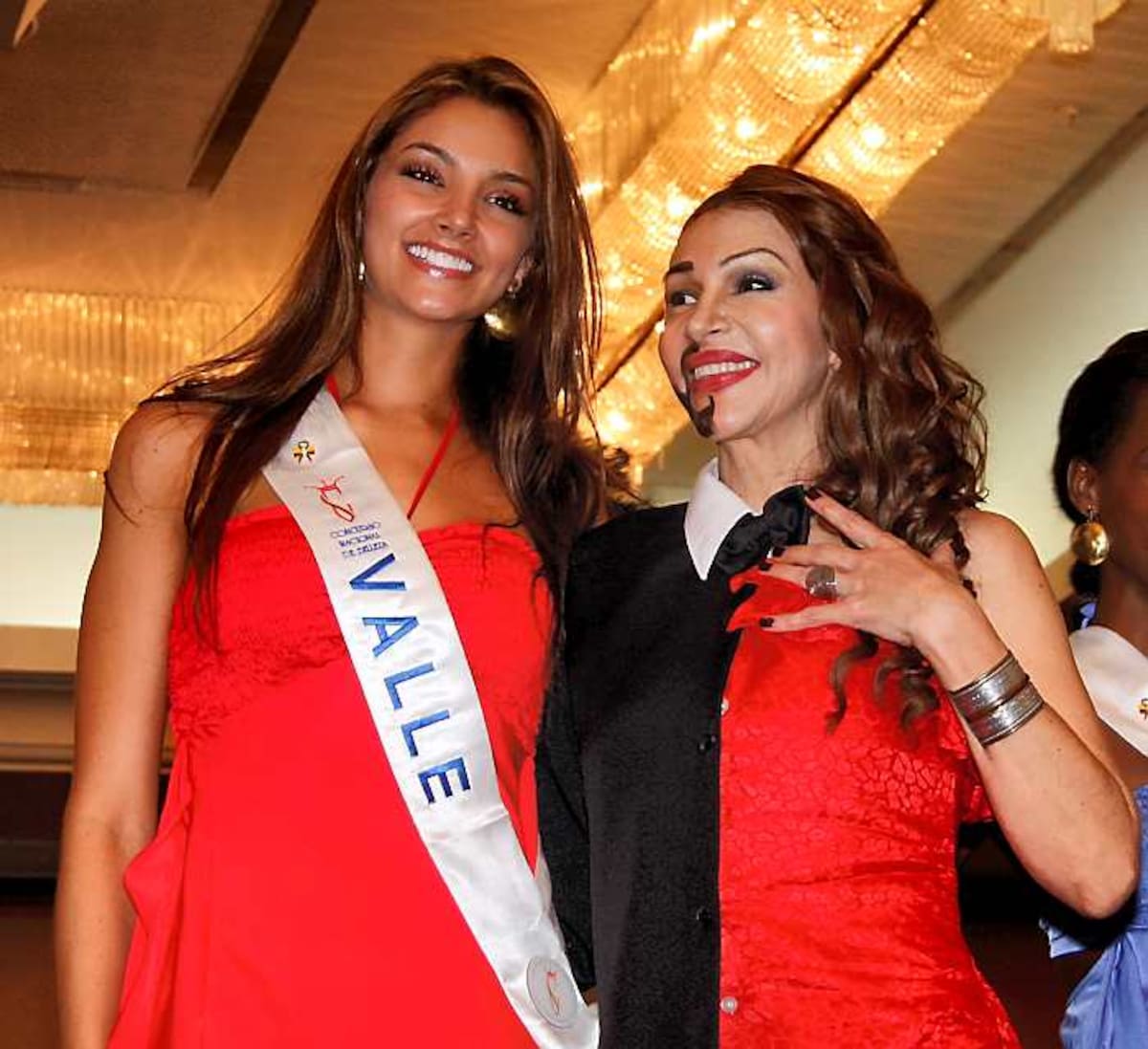 Nora Serna de Ramírez y su hija la señorita Valle ZENIA VALDELAMAR, EL UNIVERSAL