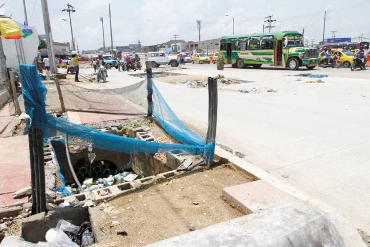 Las obras del tramo 5A de Transcaribe, entre Bazurto y el Pie de la Popa, están paralizadas hace dos meses. AROLDO MESTE ALCÁNTARA - EL UNIVERSAL
