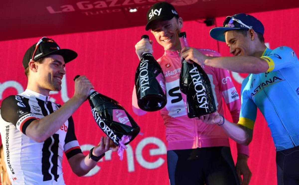 Los tres mejores de la edición 101 del Giro de Italia 2018. EFE Daniel Dal Zennaro