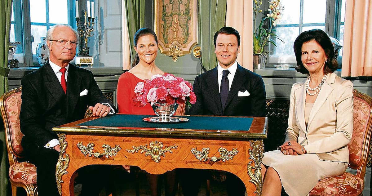 La familia de la novia; el rey Carlos Gustavo de Suecia, la princesa Victoria, el príncipe Daniel y la reina Silvia. AP/Royal Court