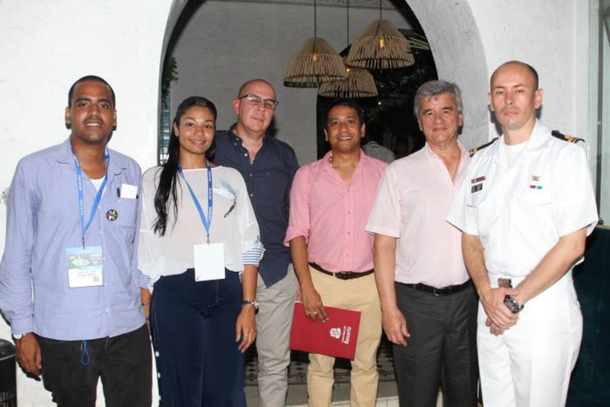 Jhonatan Bernet, Susana Puerta, José Barrios, Howard Villareal, Fernardo Trevil y Jhonatan Burgos. ÓSCAR DÍAZ - EL UNIVERSAL.