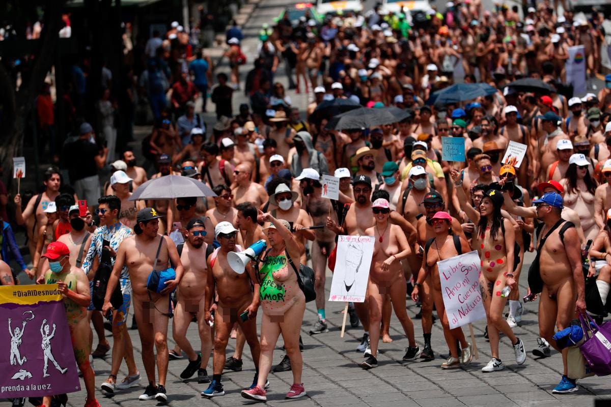 Hoy festejaron el primer “Día al Desnudo” en México, para normalizar la desnudez