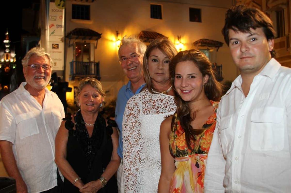 Lee Miles, Pachi Román, Carlos Enrique Piedrahíta, Catalina Soto de Piedrahíta, Isabel Piedrahíta y Sebastián Vega.