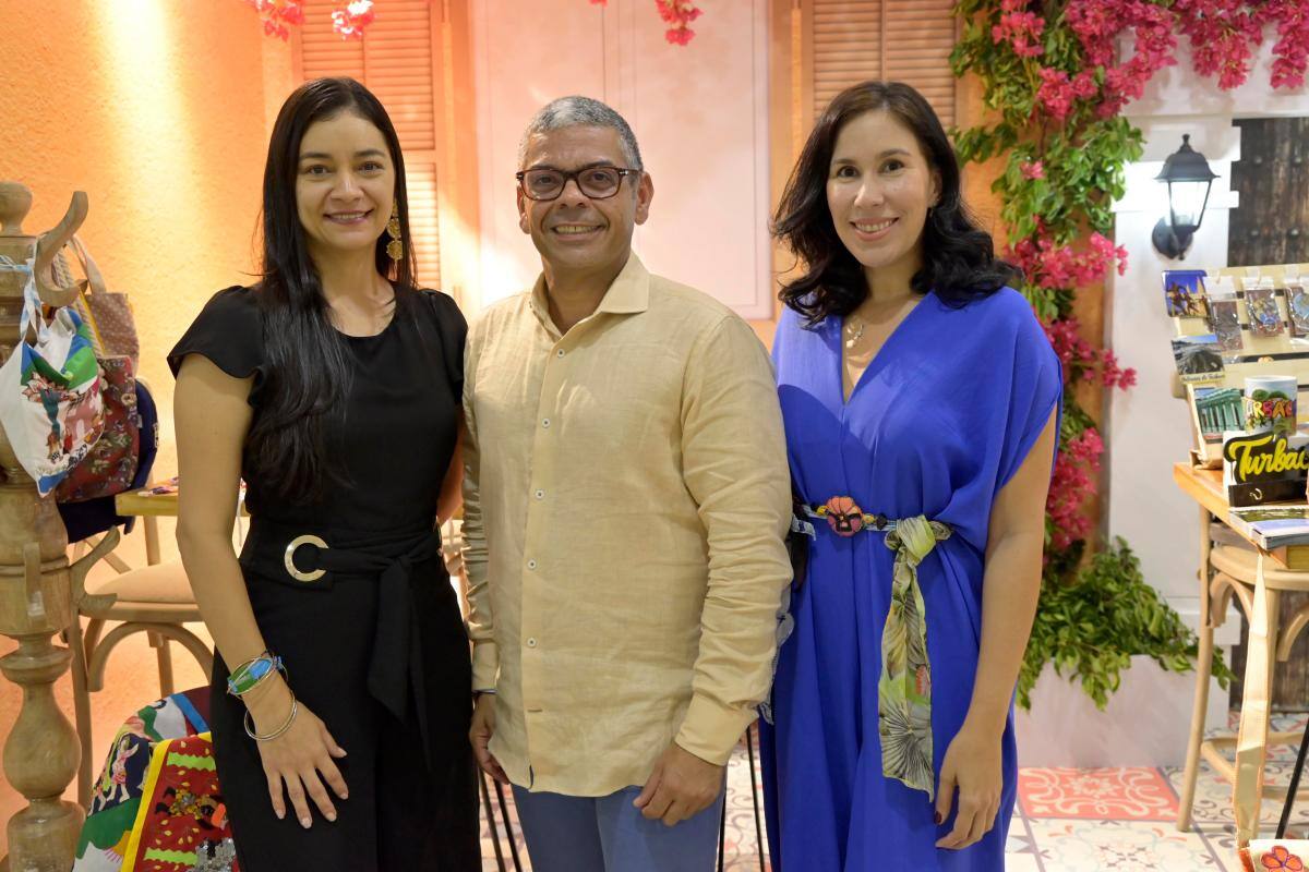Mabel Ruiz, Alonso Herrán y Pamela Lozano.