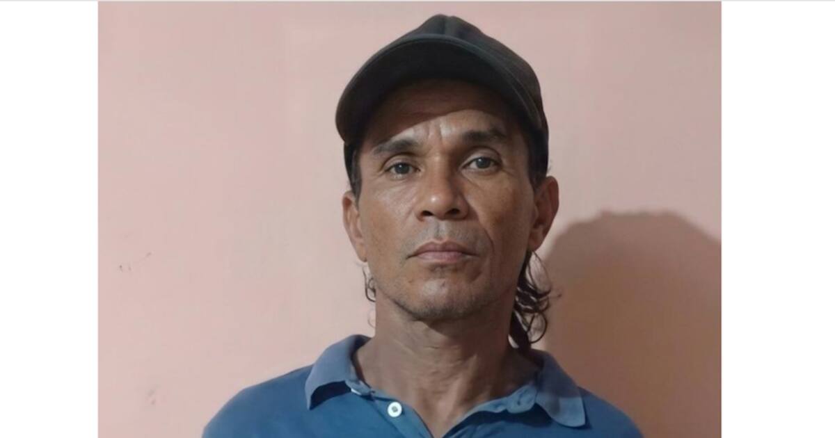 Jonathan Ramírez was about to sit on the sidewalk when hitmen took his life