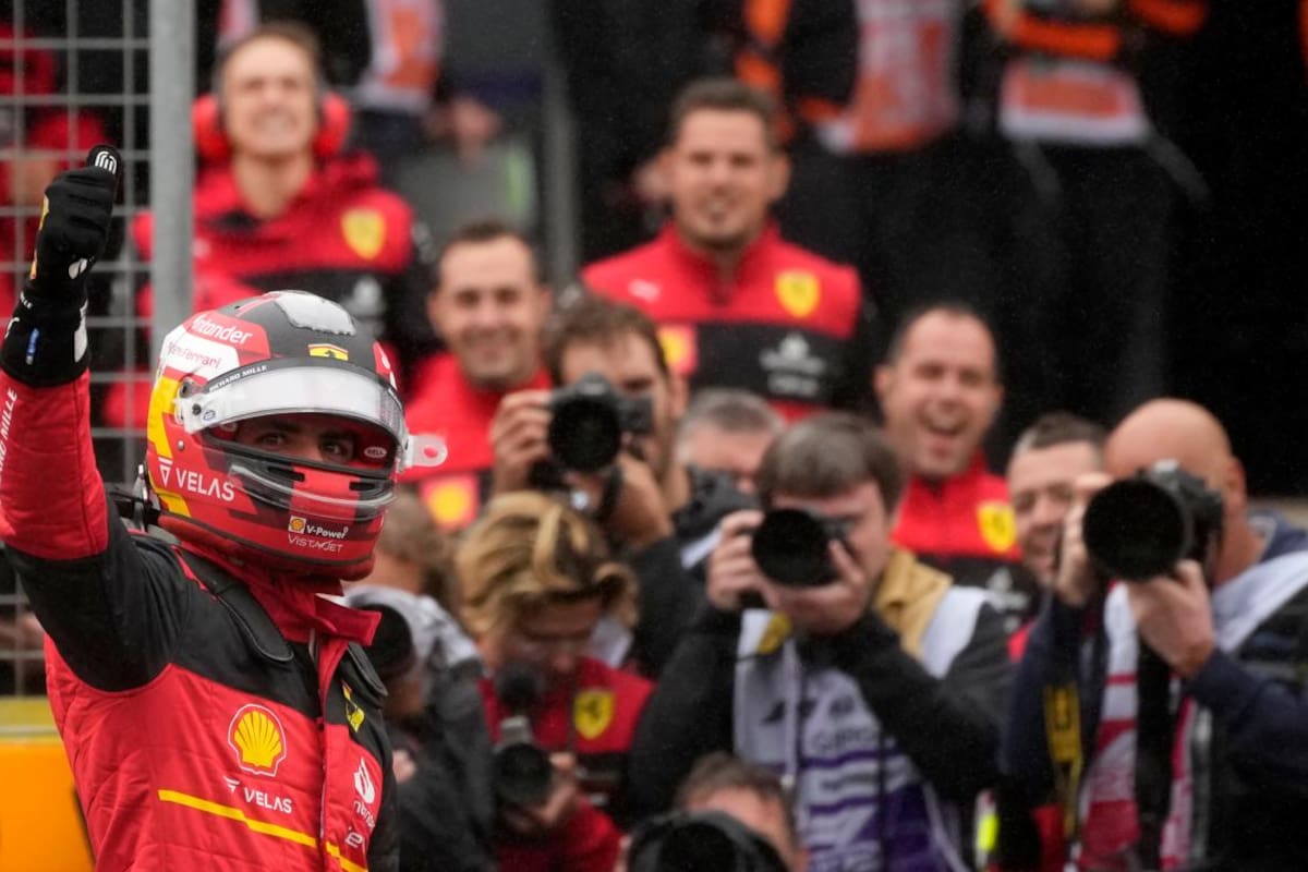 Carlos Sainz firma su primera ‘pole’ y saldrá primero en Silverstone