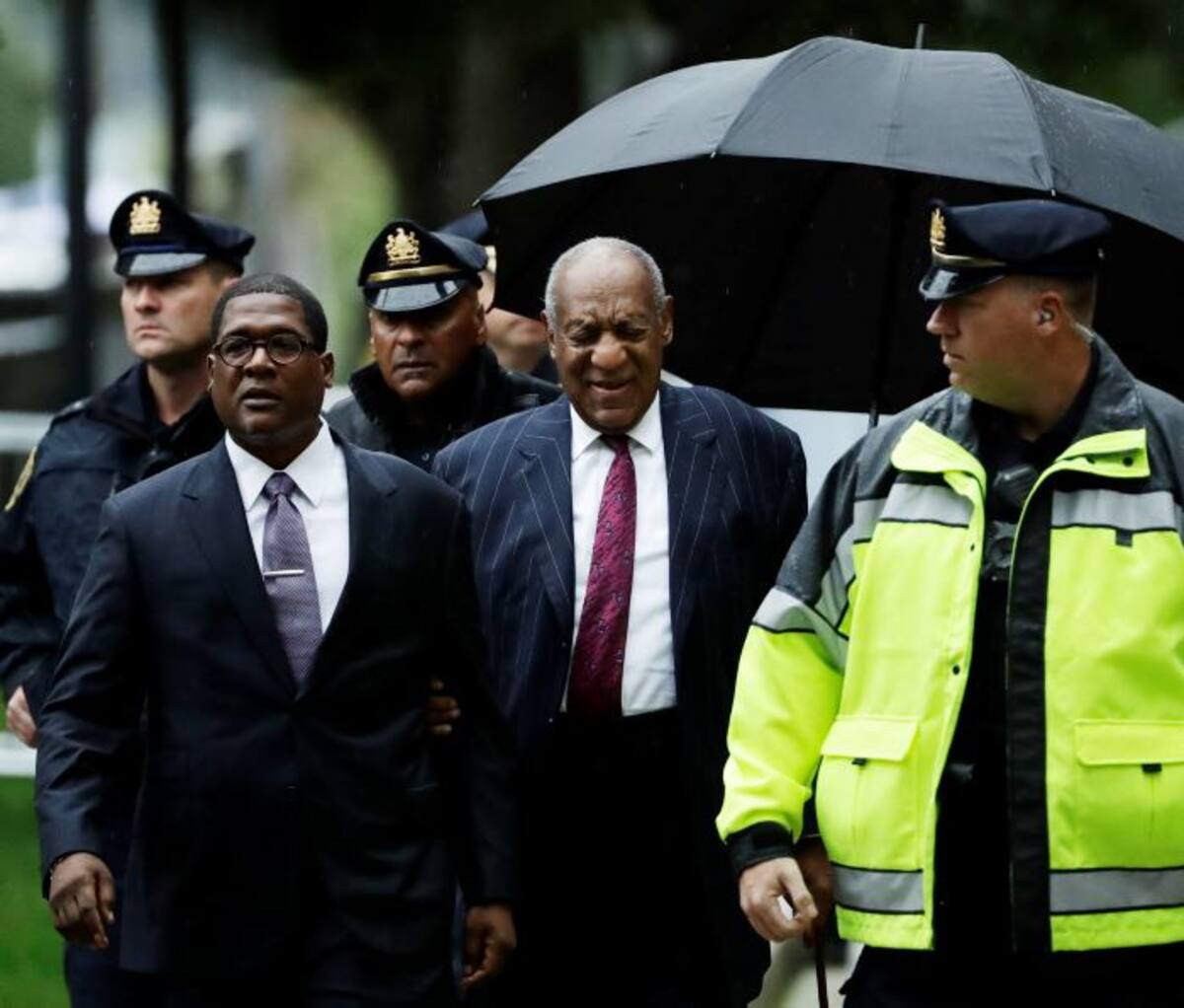 Bill Cosby llega para su audiencia de sentencia en el tribunal del condado de Montgomery, este martes. AP Matt Slocum