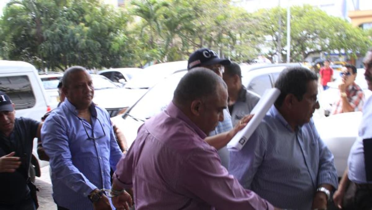 En la foto, de izquierda a derecha, el concejal Rodrigo Reyes, el exfuncionario Jorge Luis Cudris y el exalcalde de la Localidad 3, Pedro Buendía.