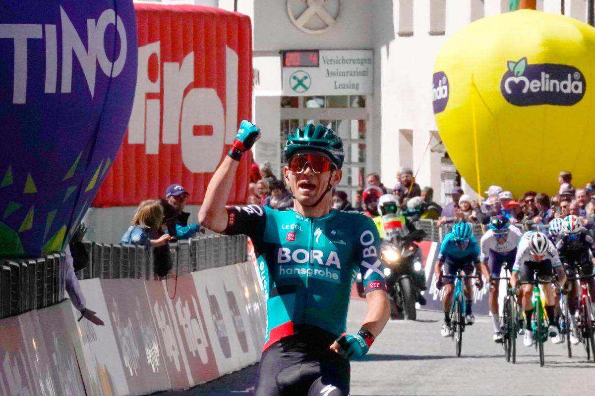 Lennard Kamna gana la 3ª etapa; Pello Bilbao sigue líder del Tour de los Alpes