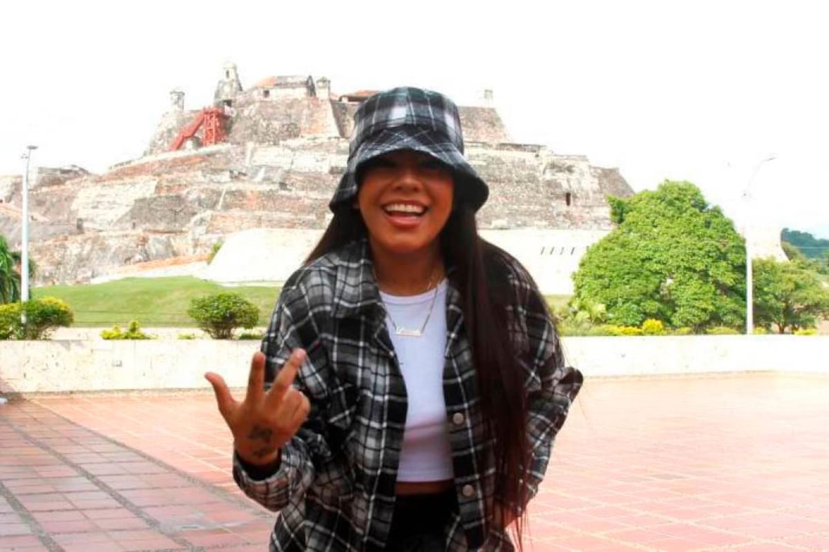 Video: la Toxicosteña lanza canción y genera polémica en redes