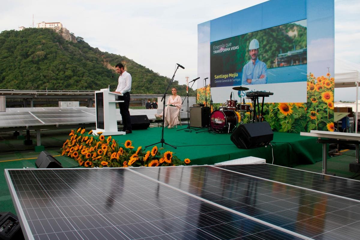 Ceremonia de inauguración de la planta solar del Centro Comercial Caribe Plaza. // ZENIA VALDELAMAR- EU.