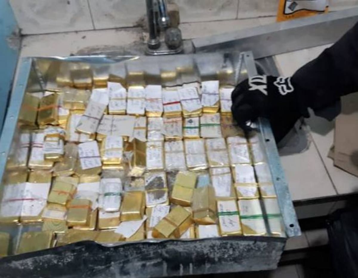 Los lingotes de oro fueron encontrados en una vivienda del barrio 12 de octubre, de Cali. Colprensa - El País.