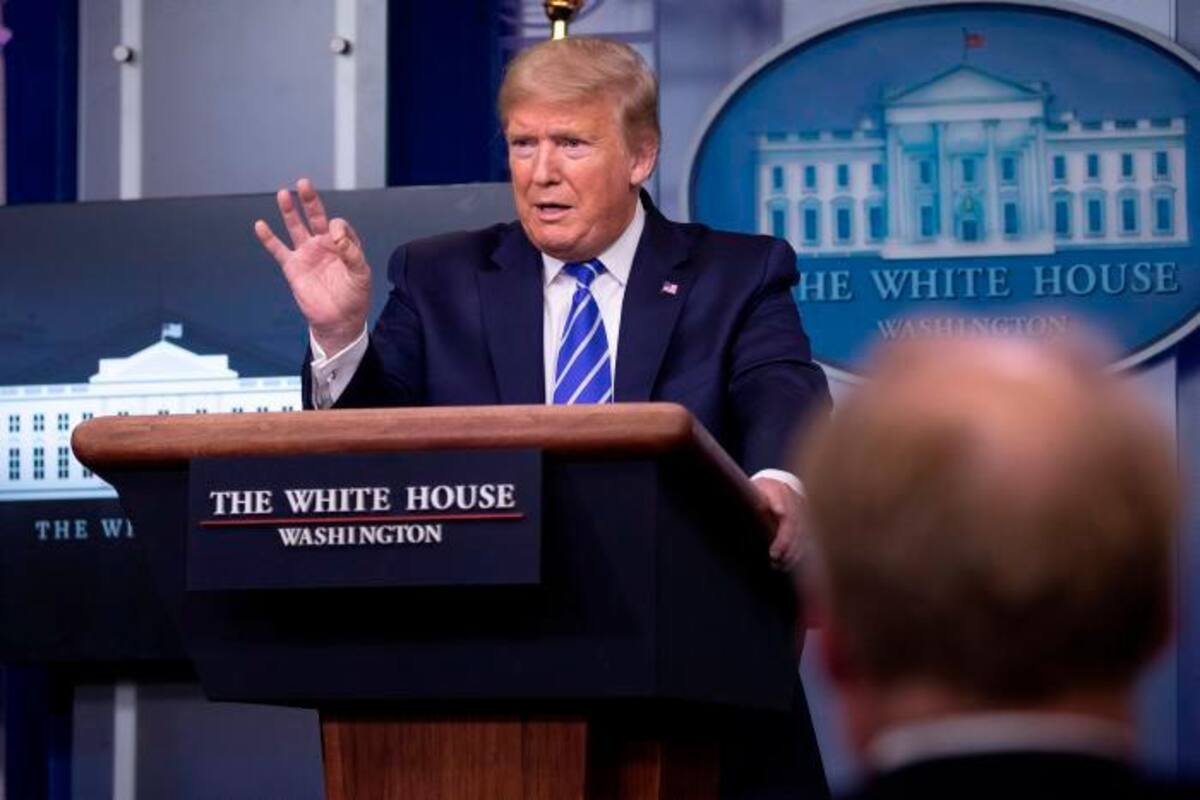 Trump presenta idea sobre luz solar contra el coronavirus