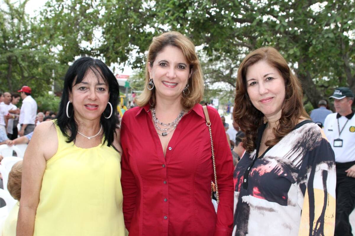 Edith ayola, Sacra Náder y Mary Faciolince.