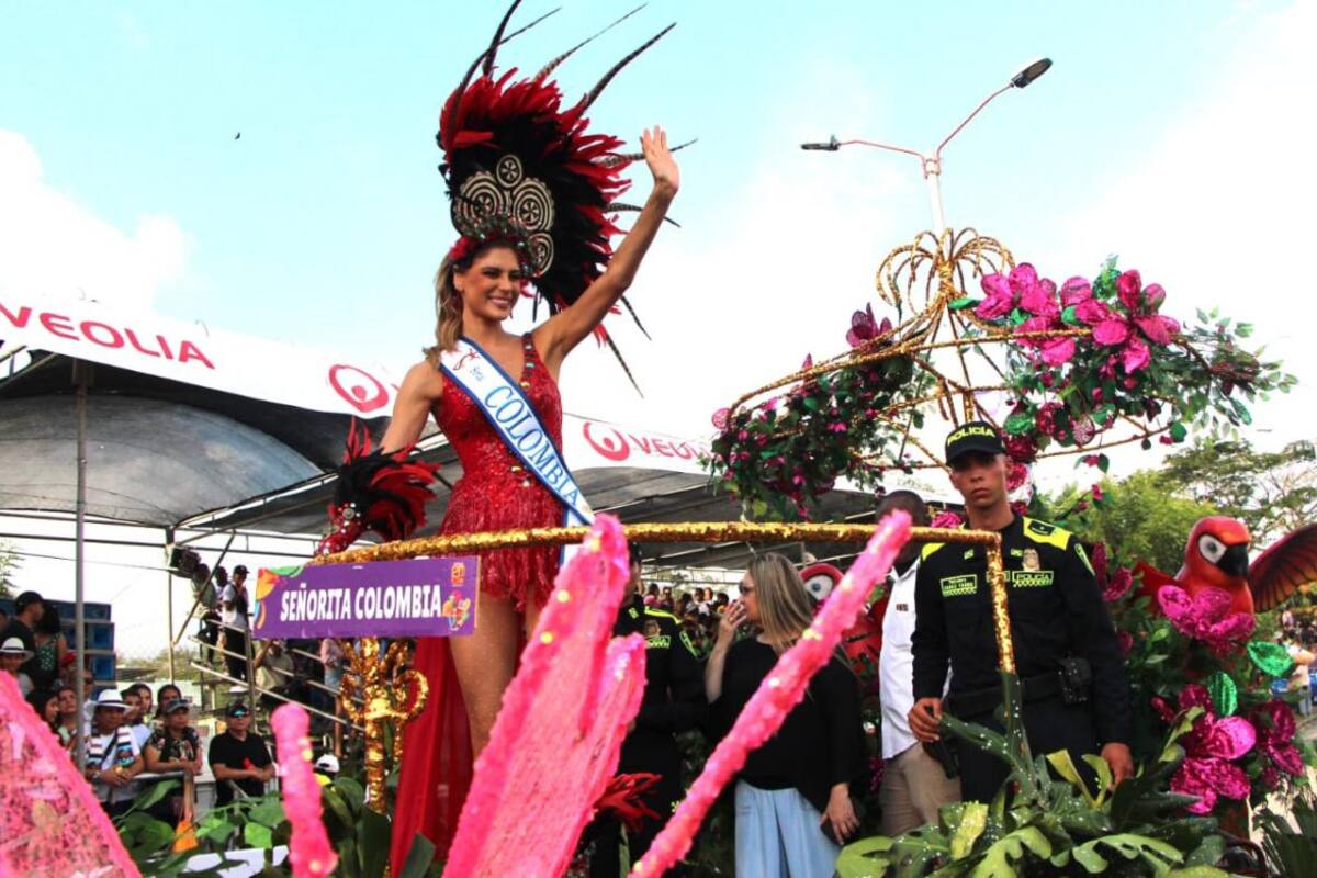 Señorita Colombia encendió más las Fiestas del 20 de Enero