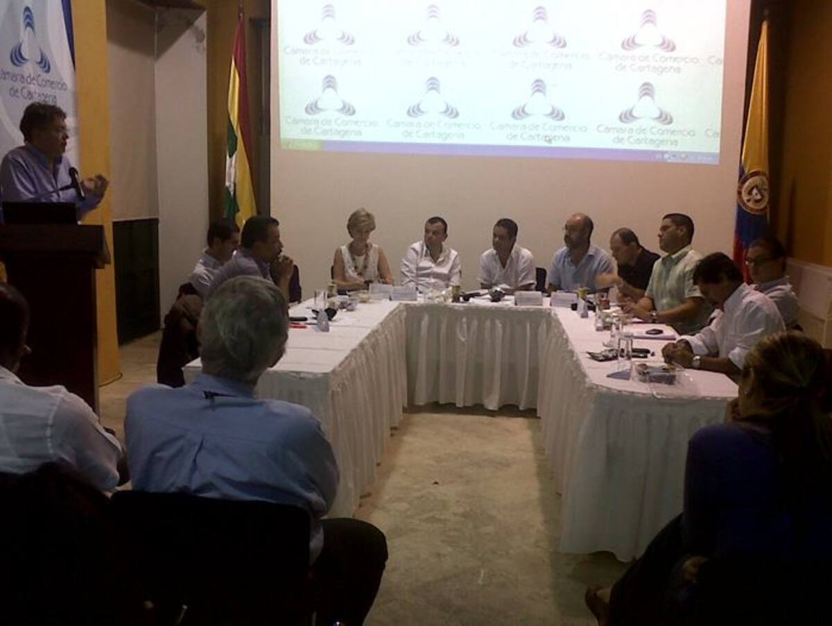 La Comisión Tercera Conjunta de Senado y Cámara sesiona en la Cámara de Comercio de Cartagena. Ernesto Taborda Herrera