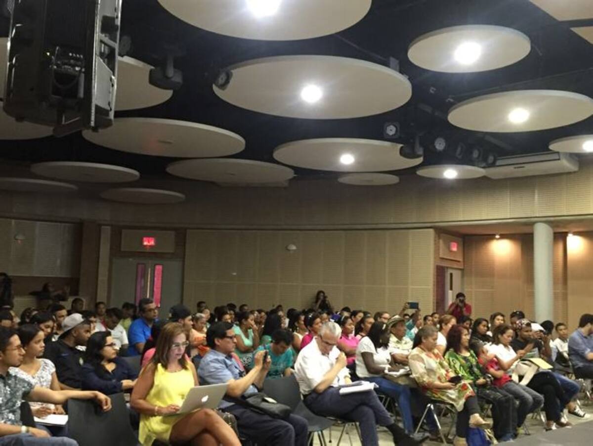 Asistentes al foro "La Participación de la Sociedad Civil en la Comisión de la Memoria y de la Verdad en Colombia". Lila Leyva - El Universal