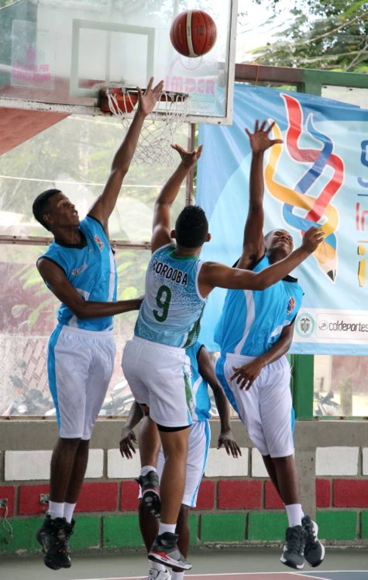 En el torneo de la rama Masculina, el combinado de Sucre perdió con pizarra. de 52 unidades por 42 ante la nómina de Bolívar Cortesía.